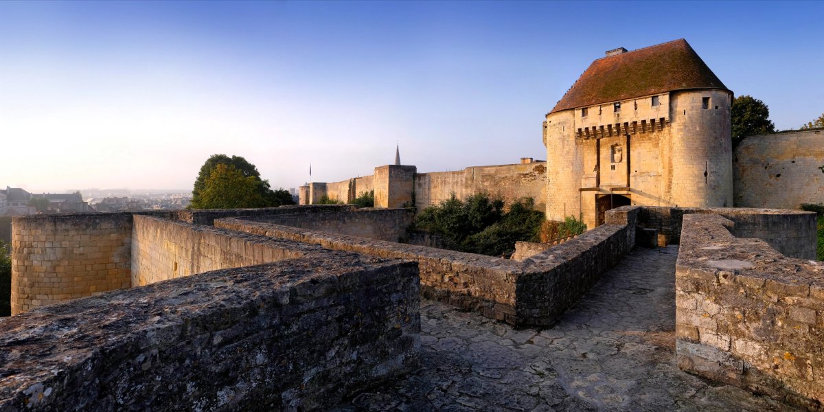 Château de Caen, Porte des Champs et sa barbacane. Musée de Normandie – Ville de Caen / Philippe Delval