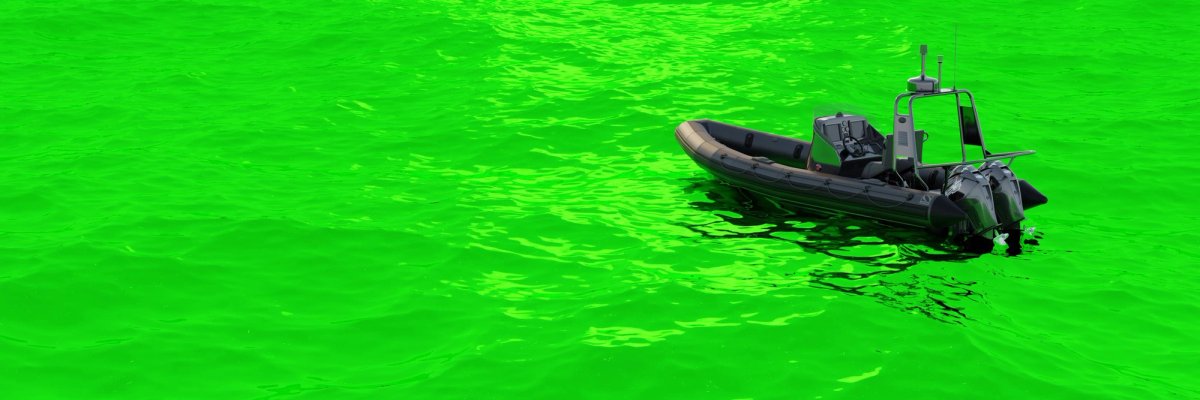 Sara Sadik, Ultima Vatos : Force & Honneur, 2022, photogramme de la vidéo bicanal. Courtesy de l’artiste et galerie Crèvecœur