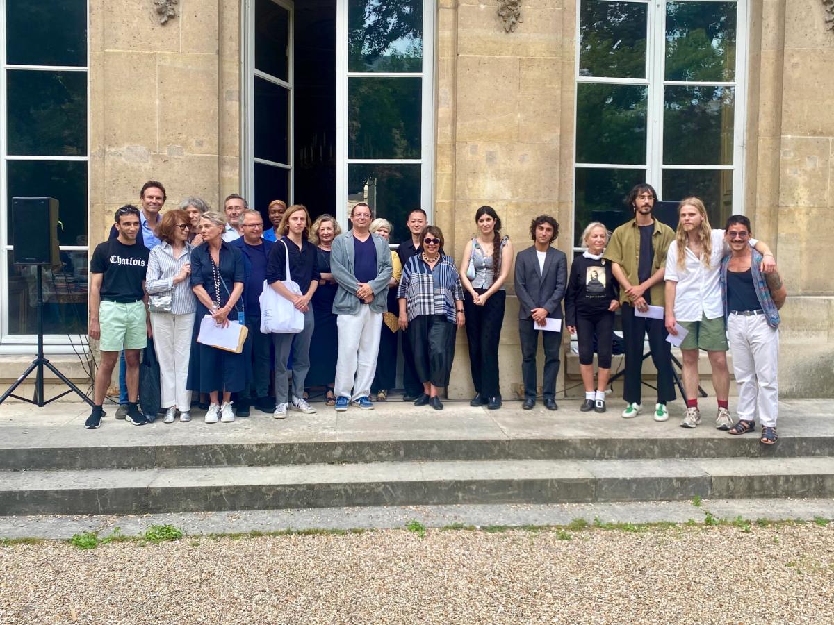 Cérémonie de remise des prix des Amis de Beaux-Arts, dans le jardin de l'hotel de Chimay. © The Art Newspaper