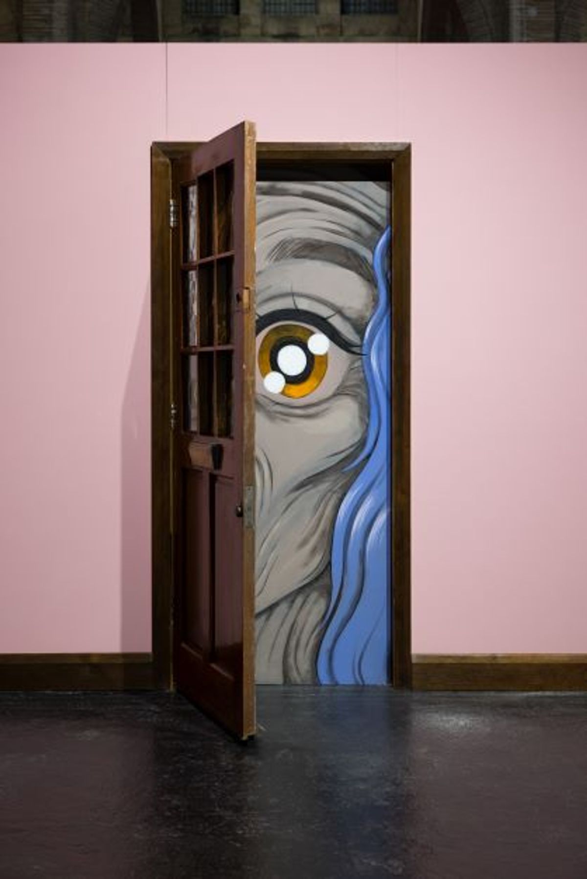 Julien Ceccaldi, Door to Cockaigne, 2022, acrylique, bois, mdf et porte. © Robert Glowacki