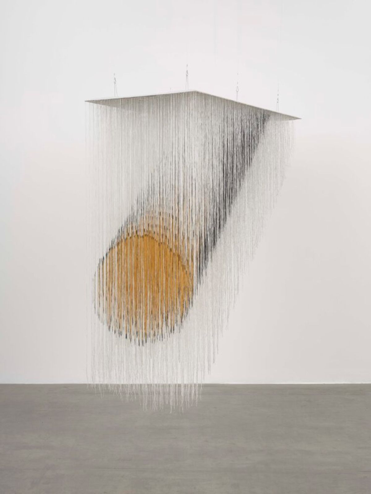 Olga de Amaral, Bruma T, 2014, lin, gesso, acrylique, platine et feuilles d’or.

Courtesy de l’artiste et de la Lisson Gallery