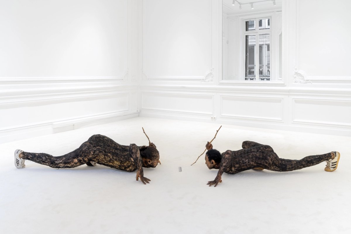 Vue de l’exposition « Rirkrit Tiravanija : In Aliens We Trust » à la Galerie Chantal Crousel. Courtoisie de l’artiste et de la Galerie Chantal Crousel. Photo : Jiayun Deng