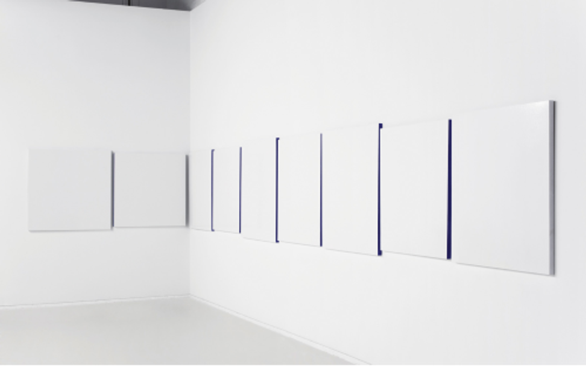 Robert Ryman, No Title Required 3, 2010, peinture à l’émail et acrylique sur panneaux en contreplaqué de bouleau ou en carton, collection particulière. © Robert Ryman et The Greenwich Collection, New York. Photo Bill Jacobson Studio