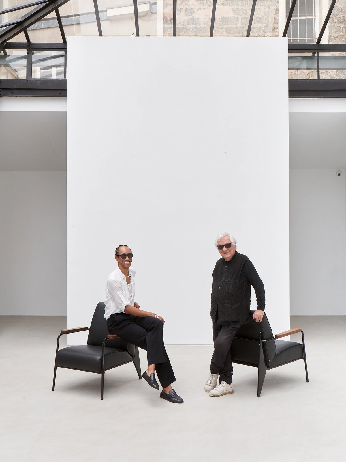 Miles Greenberg et Daniel Buren à l’Acacias Art Center. Photo : Stéphane Gallois / Rei‚ffers Art Initiatives.