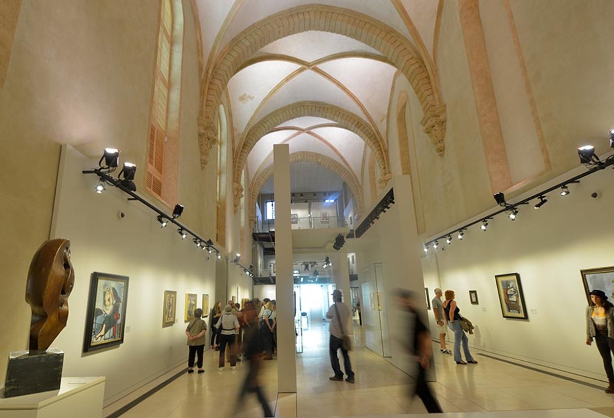 La collection Jean Planque exposée dans la chapelle des Pénitents blancs au Musée Granet, à Aix-en-Provence. Musée Granet / Photo : J.-C. Carbonne, Ville d'Aix-en-Provence