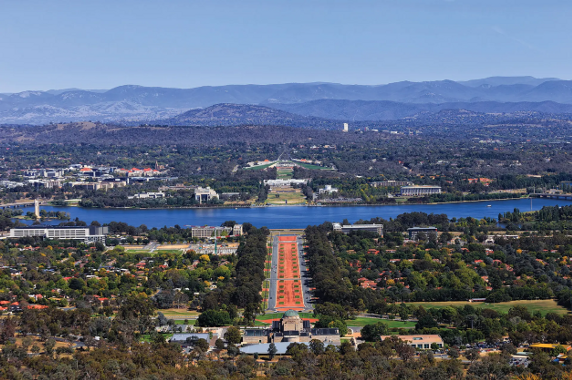 Ngurra sera situé sur la rive du lac Burley Griffin, à Canberra, près du Parlement et de l’Australian War Memorial. Photo : Taras Vyshnya/Alamy