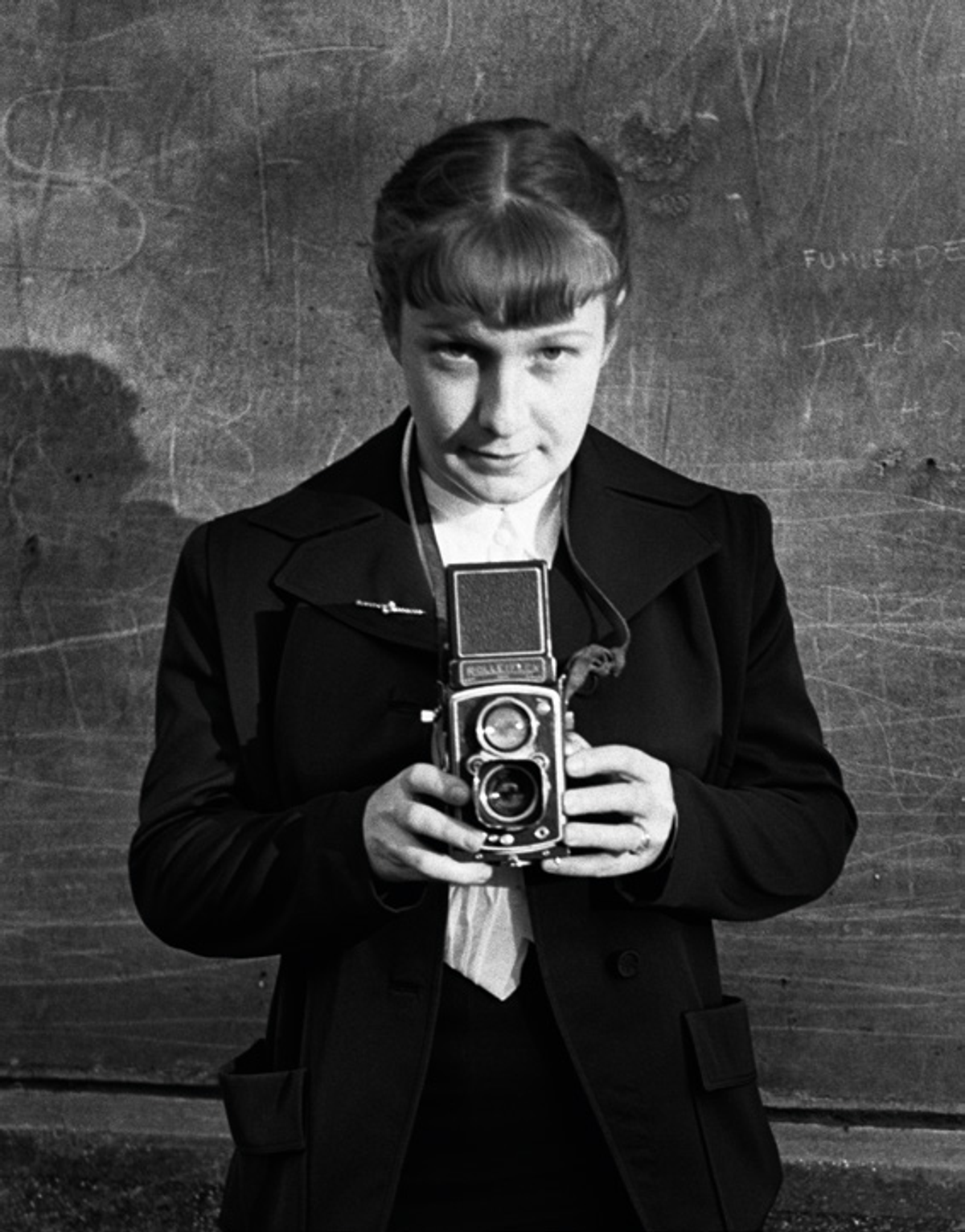 Sabine Weiss, Autoportrait, Paris, France, 1953, photographie argentique, Lausanne, Photo Élysée.
© Sabine Weiss. Courtesy de Photo Élysée, Lausanne