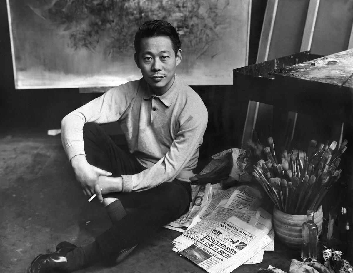 Zao Wou-Ki dans son atelier parisien en 1958. Photo : D.R.