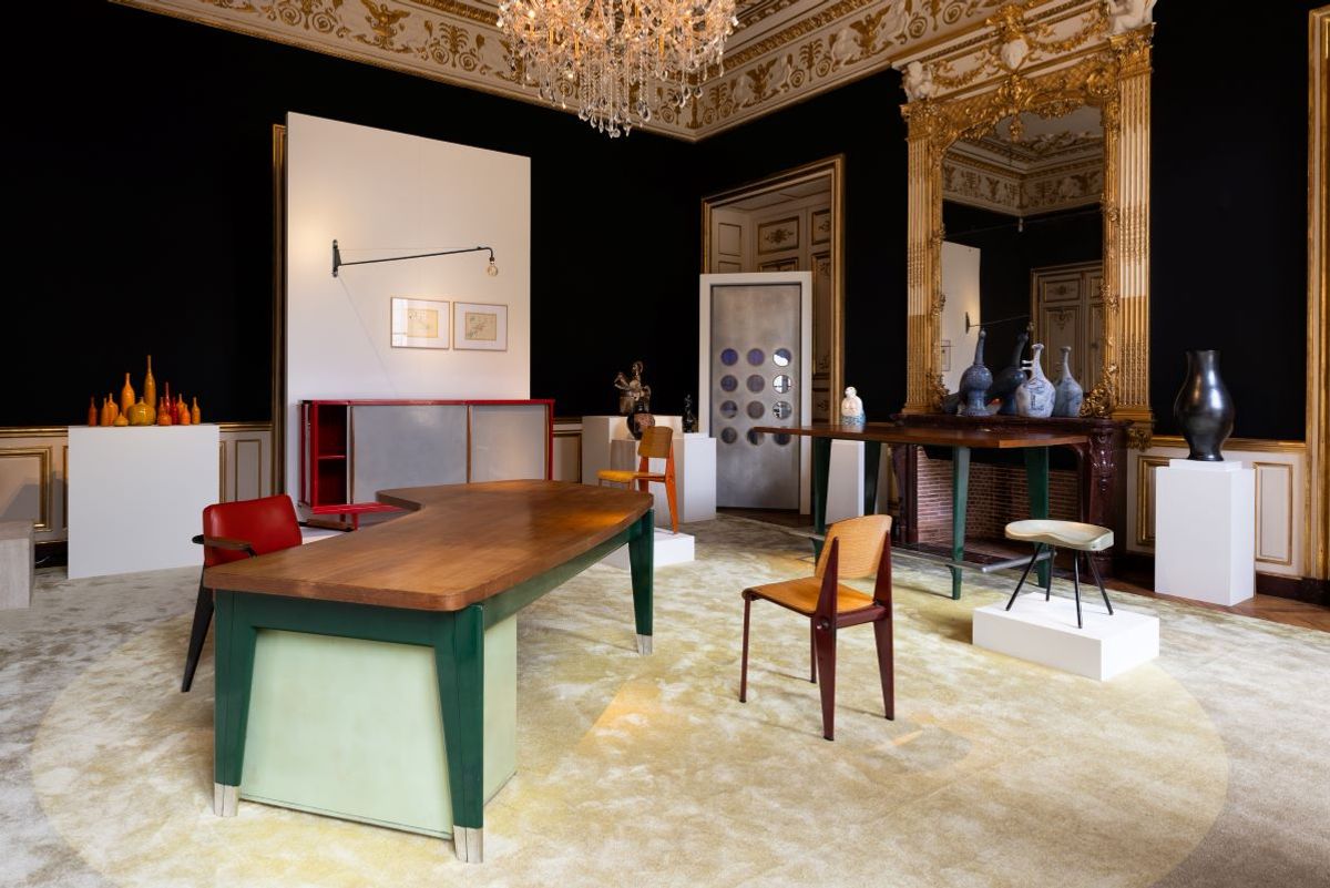 Vue du stand de la galerie Laffanour -Downtown. ©️ Ivan Eroferv. Courtesy Design Miami Paris.
