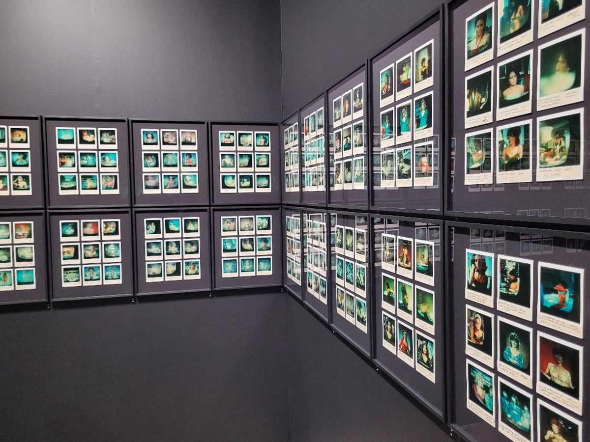 Stand de la galerie christian berst art brut. Photo A.C.