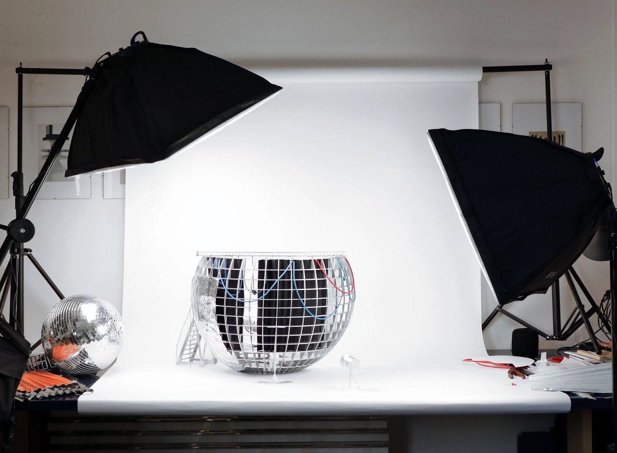 Maquette du projet Ball Theater – La fête n’est pas finie pour le Pavillon français de la 18e Exposition internationale d’Architecture – La Biennale di Venezia. © Muoto, Stanishev, La Sagna