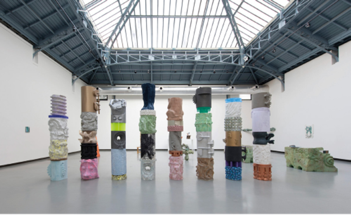 Vue de l’exposition de Marion Verboom, « Chryséléphantine », La Verrière, Bruxelles, 2023. © Isabelle Arthuis/Fondation d’entreprise Hermès