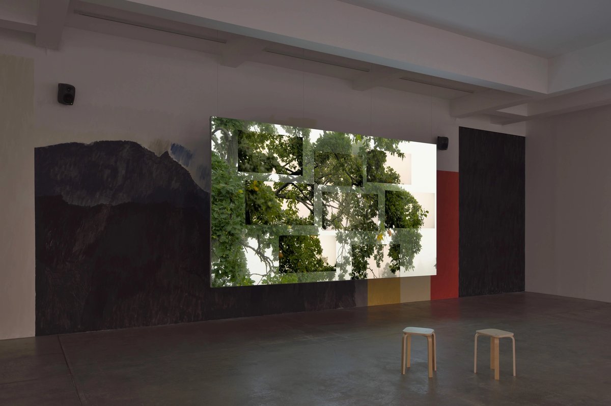 Vue de l’exposition « Eija-Liisa Ahtila : On Breathing » à la Marian Goodman Gallery, Paris. Courtesy de l’artiste et de la Marian Goodman Gallery. Photo Rebecca Fanuele