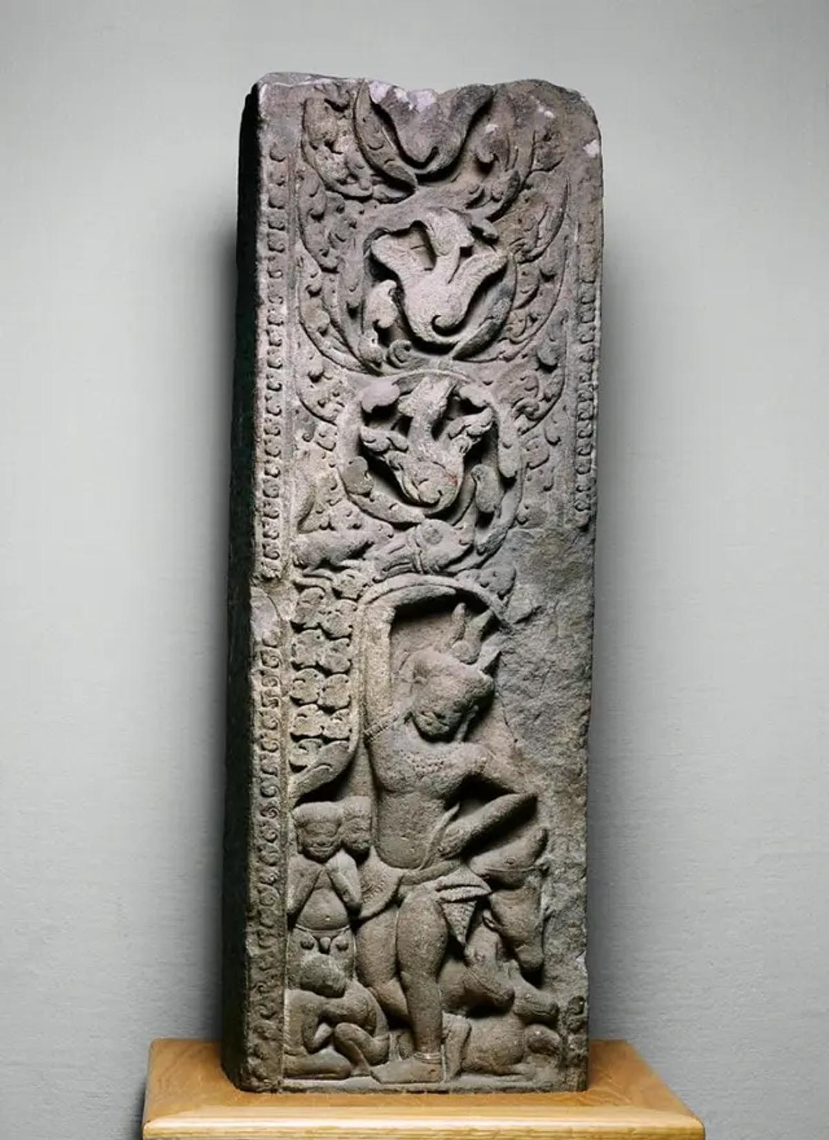 Le fragment Khmer qui sera restitué à la Thaïlande. Photo Art Institute of Chicago