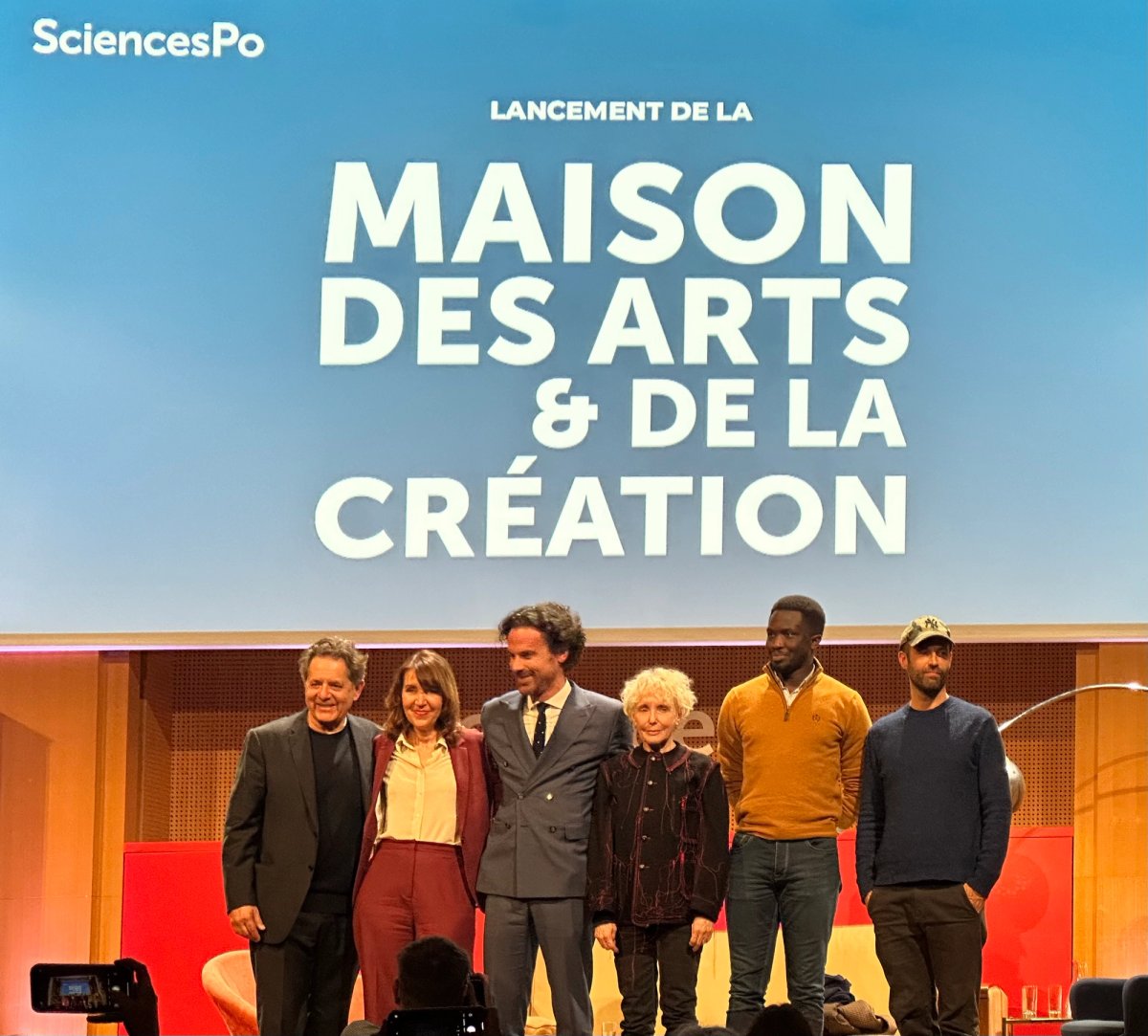 Jean de Loisy, Laurence Bertrand Dorléac, Mathias Vicherat (directeur de Sciences Po), Claire Denis, Mohamed Mbougar Sarr et Benjamin Millepied. Photo : Philippe Régnier