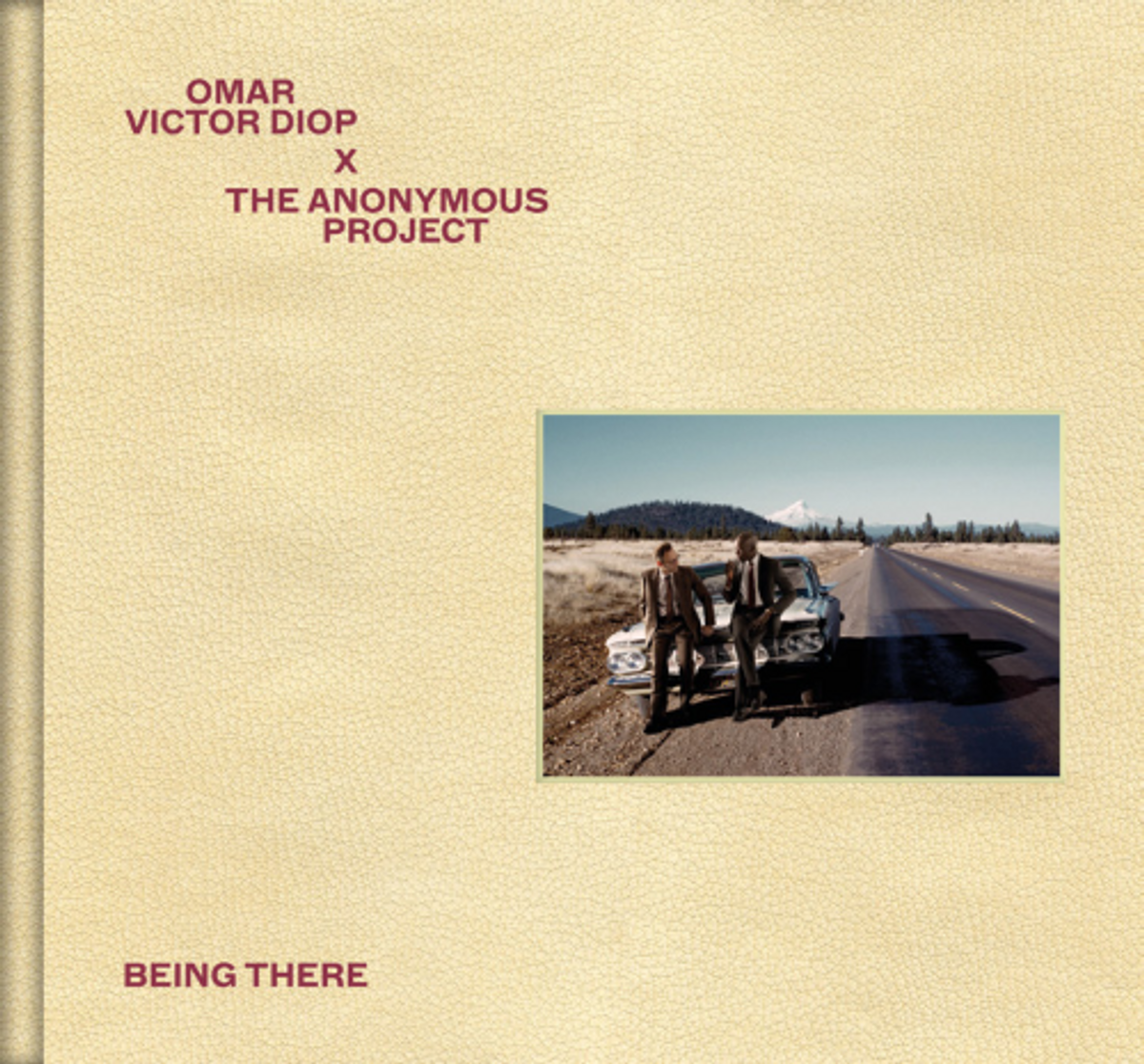 Omar Victor Diop × The Anonymous Project, Being There, Paris, Textuel, 2023, 104 pages, 49 euros.