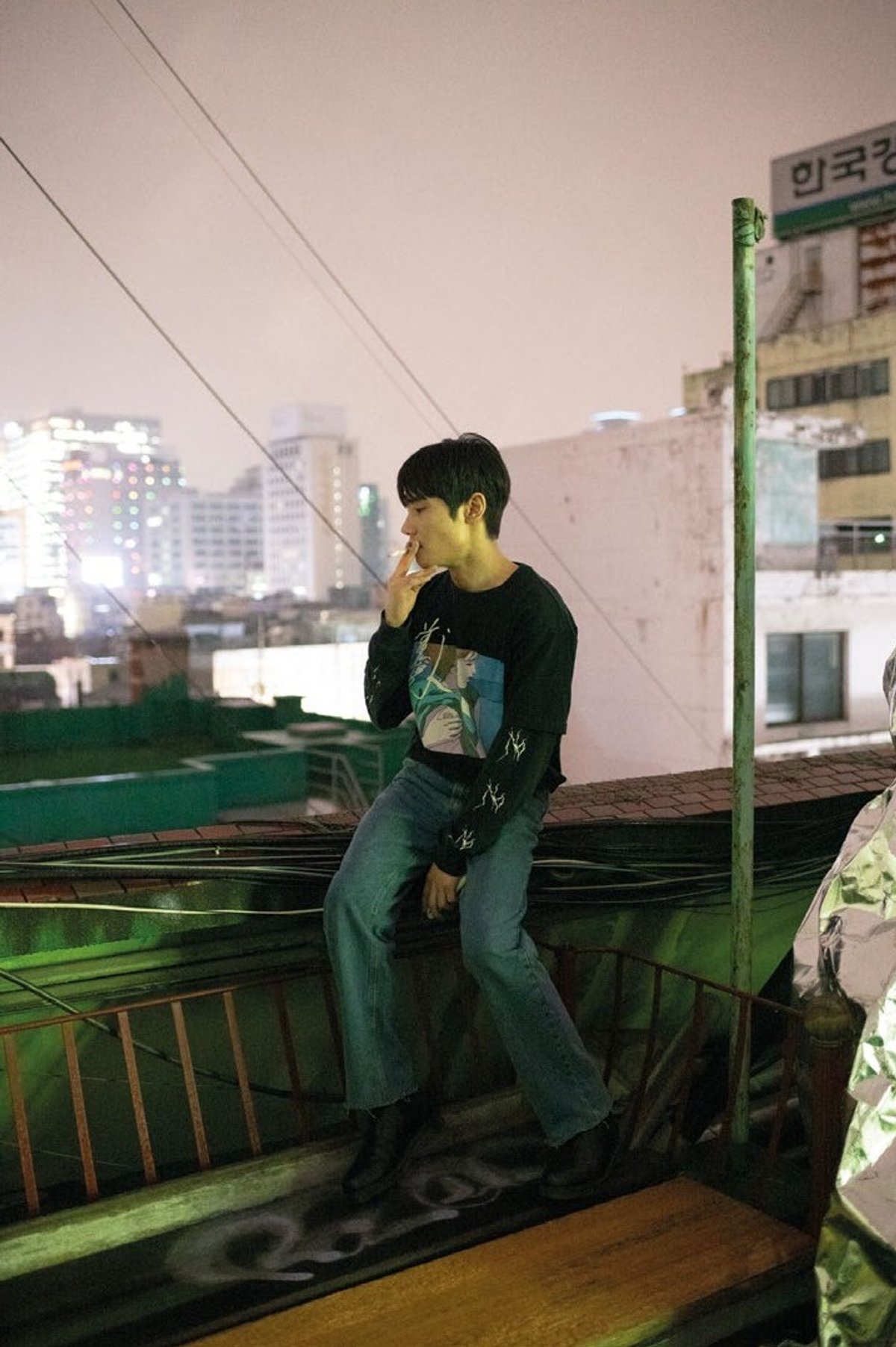 Tobias Zielony, Snakepool, 2020, impression pigmentaire. Courtesy de l’artiste et de KOW, Berlin