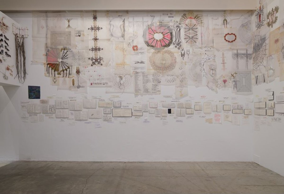 Vues de l’exposition « Studio, Wounds and Battles, Desire is the Reiteration of Hope. Cathy de Monchaux », Palais de Tokyo, Paris, 2026. © Cathy de Monchaux. Courtesy du Palais de Tokyo. Photo Aurélien Mole