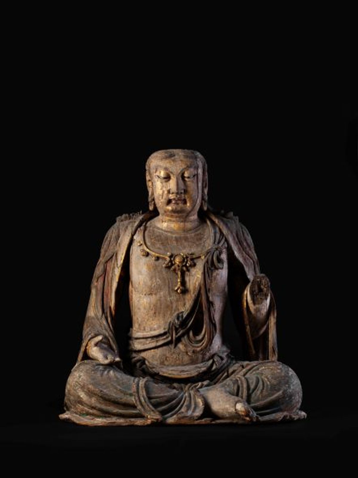 Bodhisattva en bois de la dynastie Jin (1115 – 1234 apr. J. -C.) vendu 3,3 millions d'euros à Paris, collection Rousset. Courtesy Bonhams Cornette de Saint Cyr