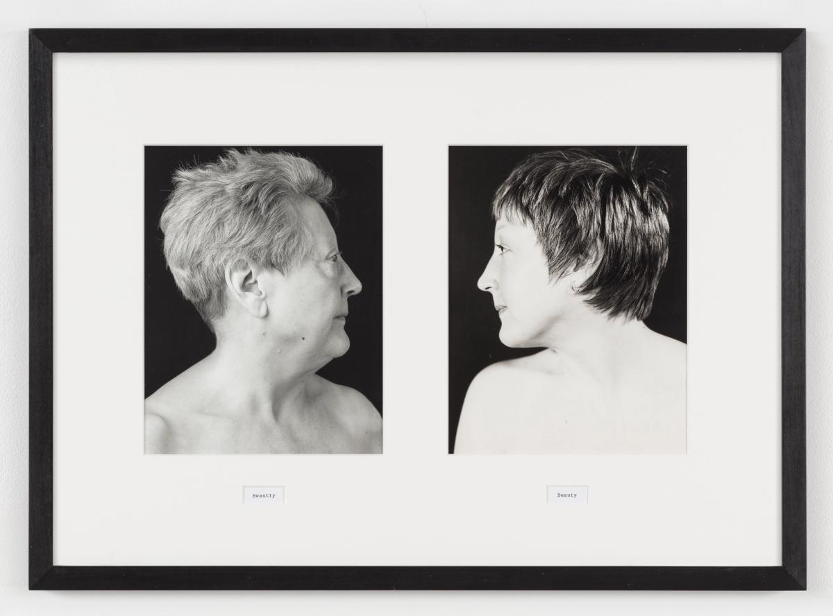 Martha Wilson, Beauty + Beastly, 1974-2009, photographies noir et blanc, texte.
© Martha Wilson. Courtesy de P.P.O.W Gallery, New York.