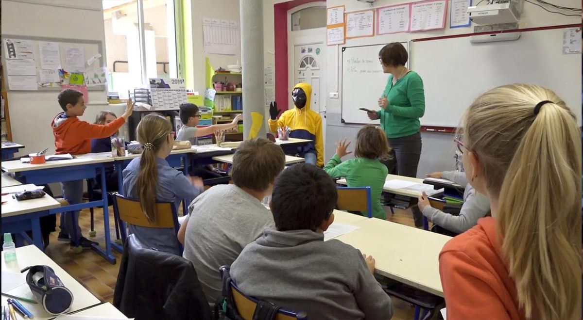 Le projet Alien de Maxime Callen a fait participer des  élèves de l’école primaire de Fraïssé-des-Corbières,  dans l’Aude. © Maxime Callen