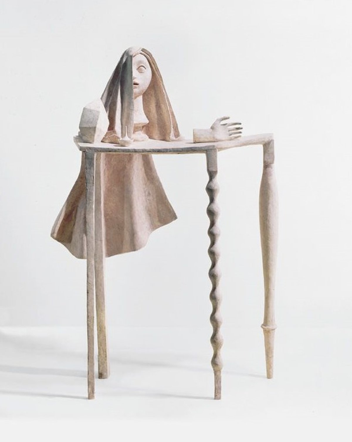 Alberto Giacometti, Table, 1933, plâtre. © Succession Alberto Giacometti (Fondation Giacometti, Paris). Photo Centre Pompidou, MNAM-CCI/Janeth Rodriguez-Garcia/ Dist. GrandPalaisRmn