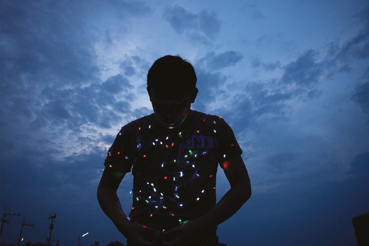 Apichatpong Weerasethakul, Power Boy (Villeurbanne), 2021, photogramme. © Kick the Machine