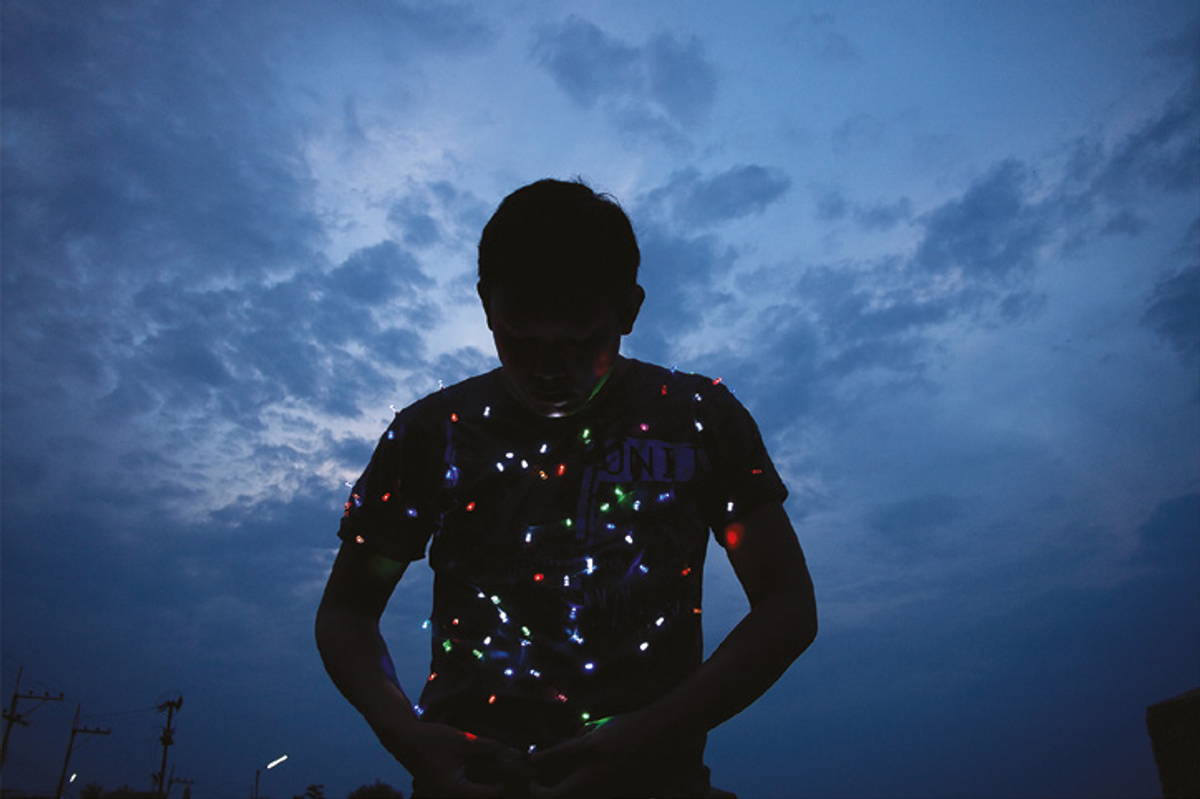 Apichatpong Weerasethakul, Power Boy (Villeurbanne), 2021, photogramme. © Kick the Machine