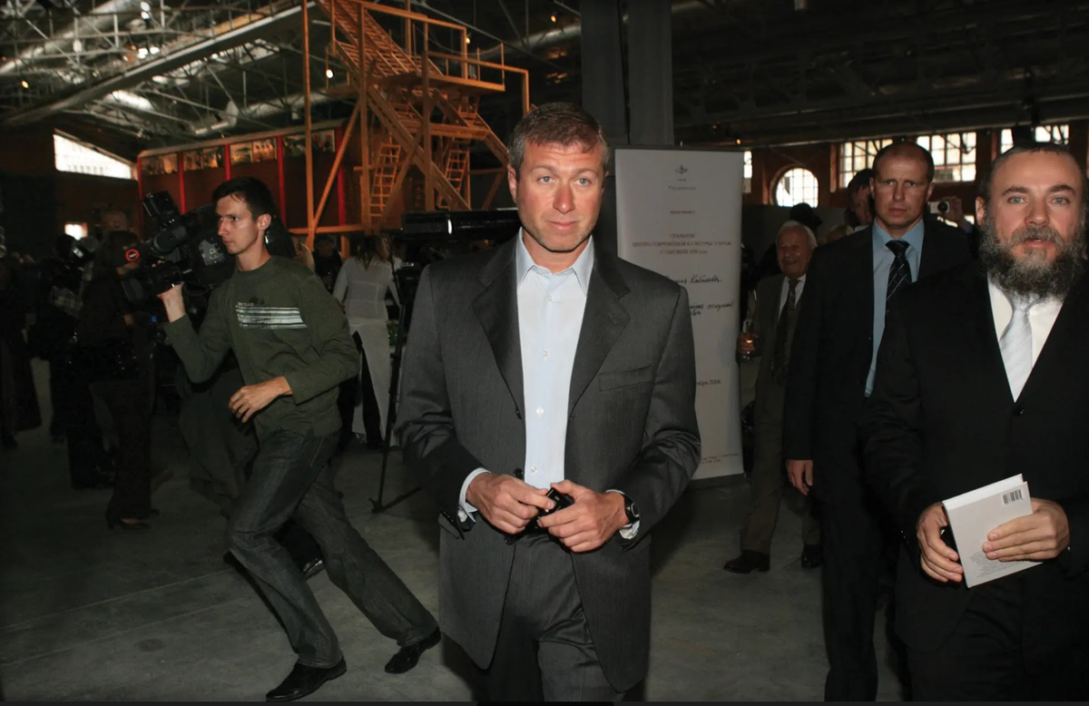 Roman Abramovitch lors de l’inauguration en 2008 du Garage Center for Contemporary Culture à Moscou. Photo : Natalia Kolesnikova/AFP via Getty Images