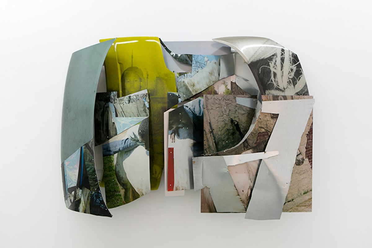 Mohamed Bourouissa, Valentina, 2020, tirages argentiques sur éléments de carrosserie, acier, gélatine, rivets, peinture, vernis. © Mohamed Bourouissa. Courtesy l’artiste et kamel mennour, Paris/ Londres. Photo archives kamel mennour