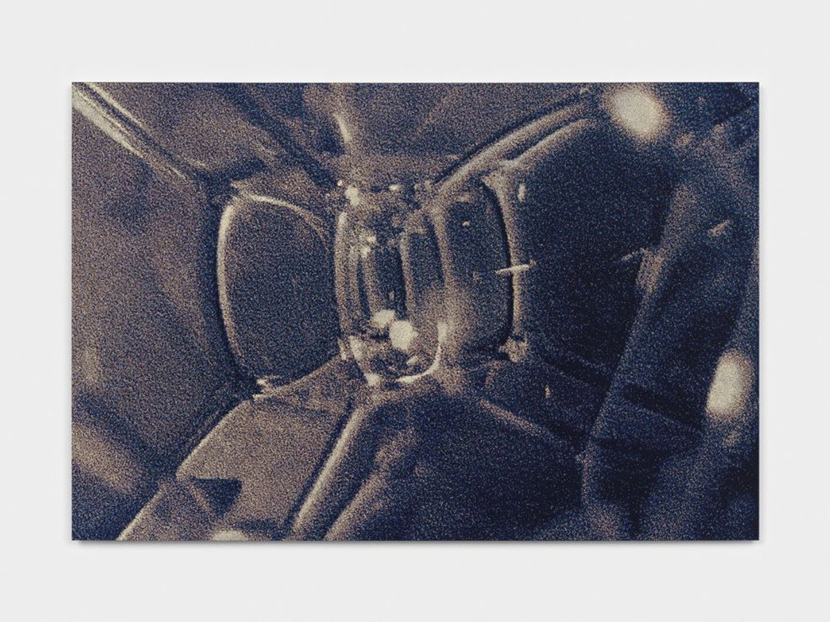 Tauba Auerbach, Foam, 2025, acrylique sur Dibond. Courtesy de l’artiste, de la Paula Cooper Gallery et de Esther Schipper, Berlin, Paris, Séoul, New York. Photo Tauba Auerbach