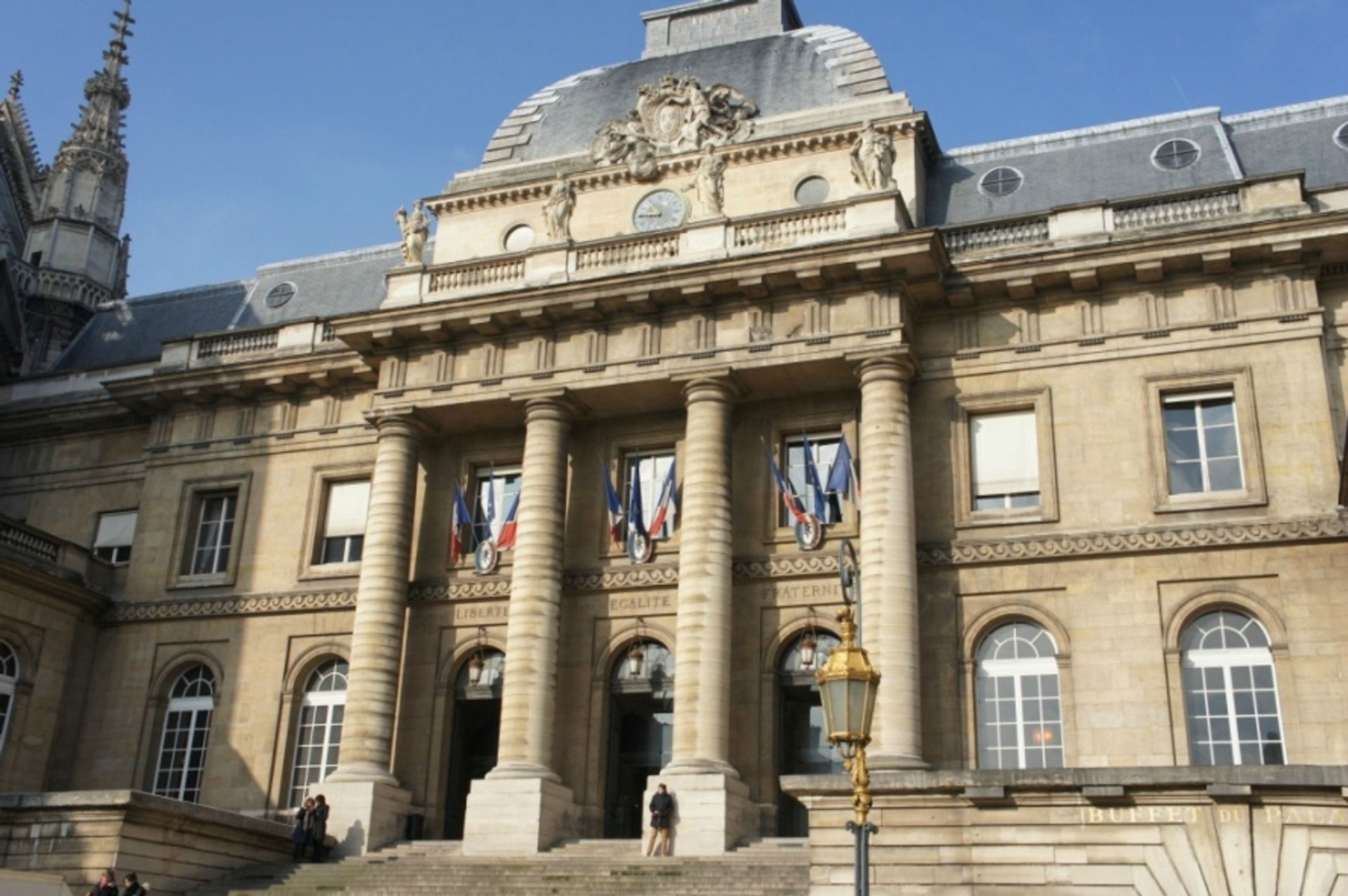 Le Palais de Justice de Paris. Courtesy Wikipedia 