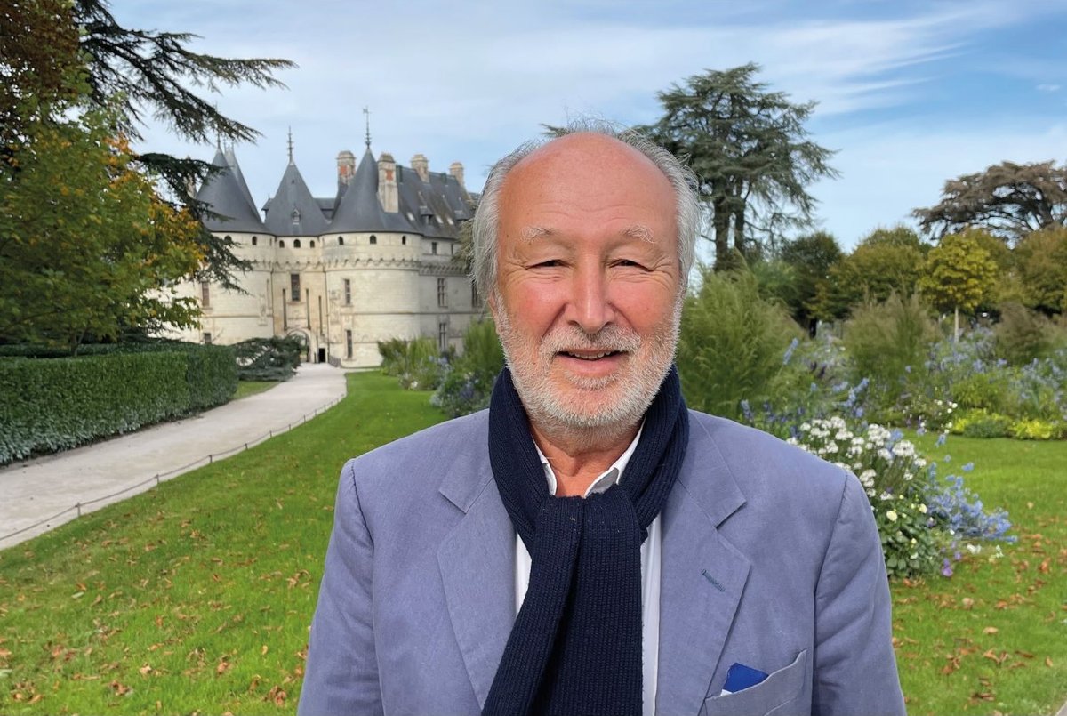 Jérôme Clément devant le château de Chaumont-sur-Loire, dont il préside le Domaine. Photo D.R.