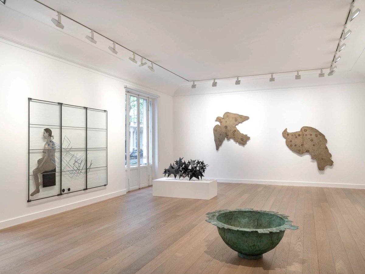Vue de l’exposition « Kiki Smith : Flight » à la Galerie Lelong, Paris. Courtesy de l’artiste et Galerie Lelong