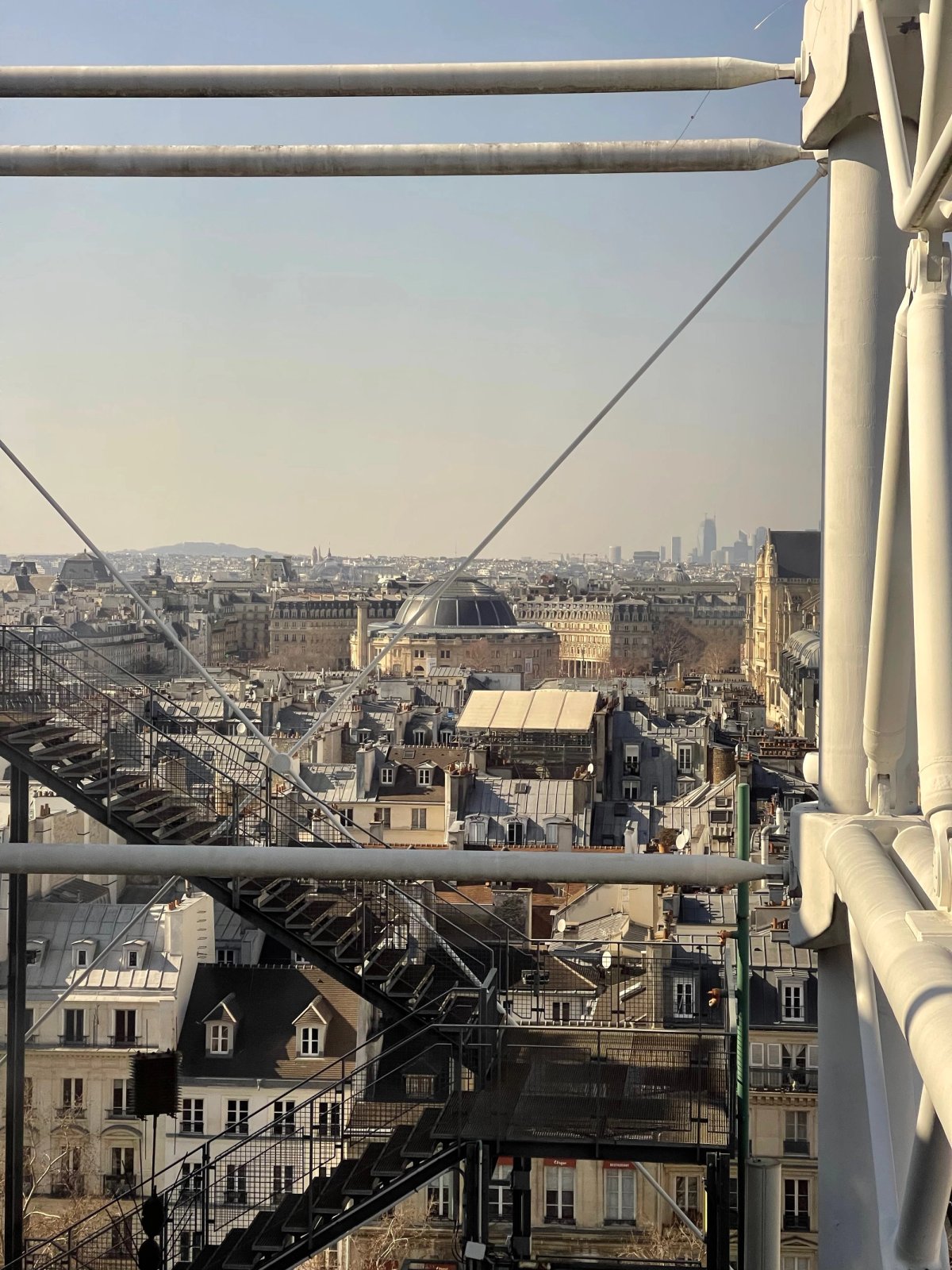 La Bourse de Commerce vue depuis le Centre Pompidou, à Paris. Photo : Philippe Régnier