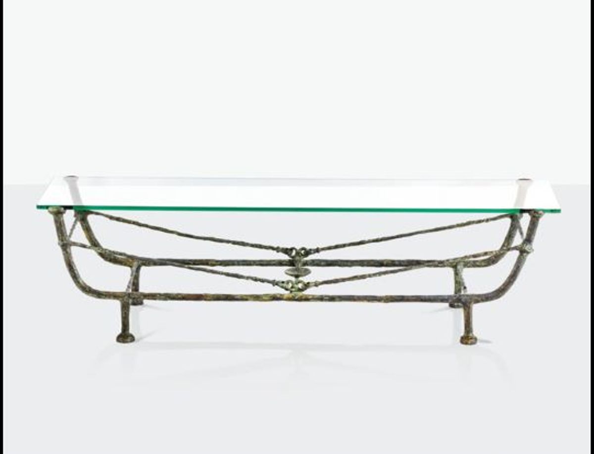 Diego Giacometti, Table berceau, vers 1962, bronze patiné. 

© Bailly Gallery