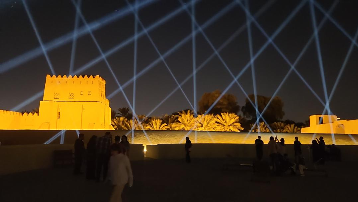 Rafael Lozano-Hemmer, Pulse Canopy, 2025, site d'Al Ain, Manar 2025. Photo: A.C.