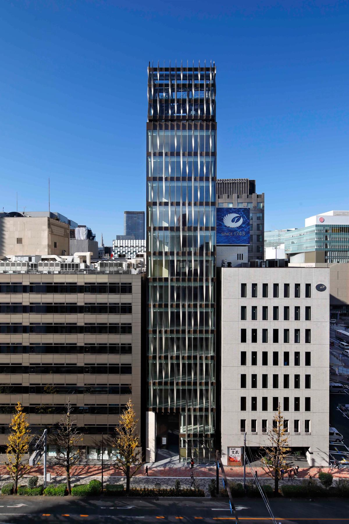 La galerie Ceysson & Bénétière s'installera au 8e étage de l'immeuble au centre de la photo, à Tokyo. 

© Eaton Real Estate Corporation