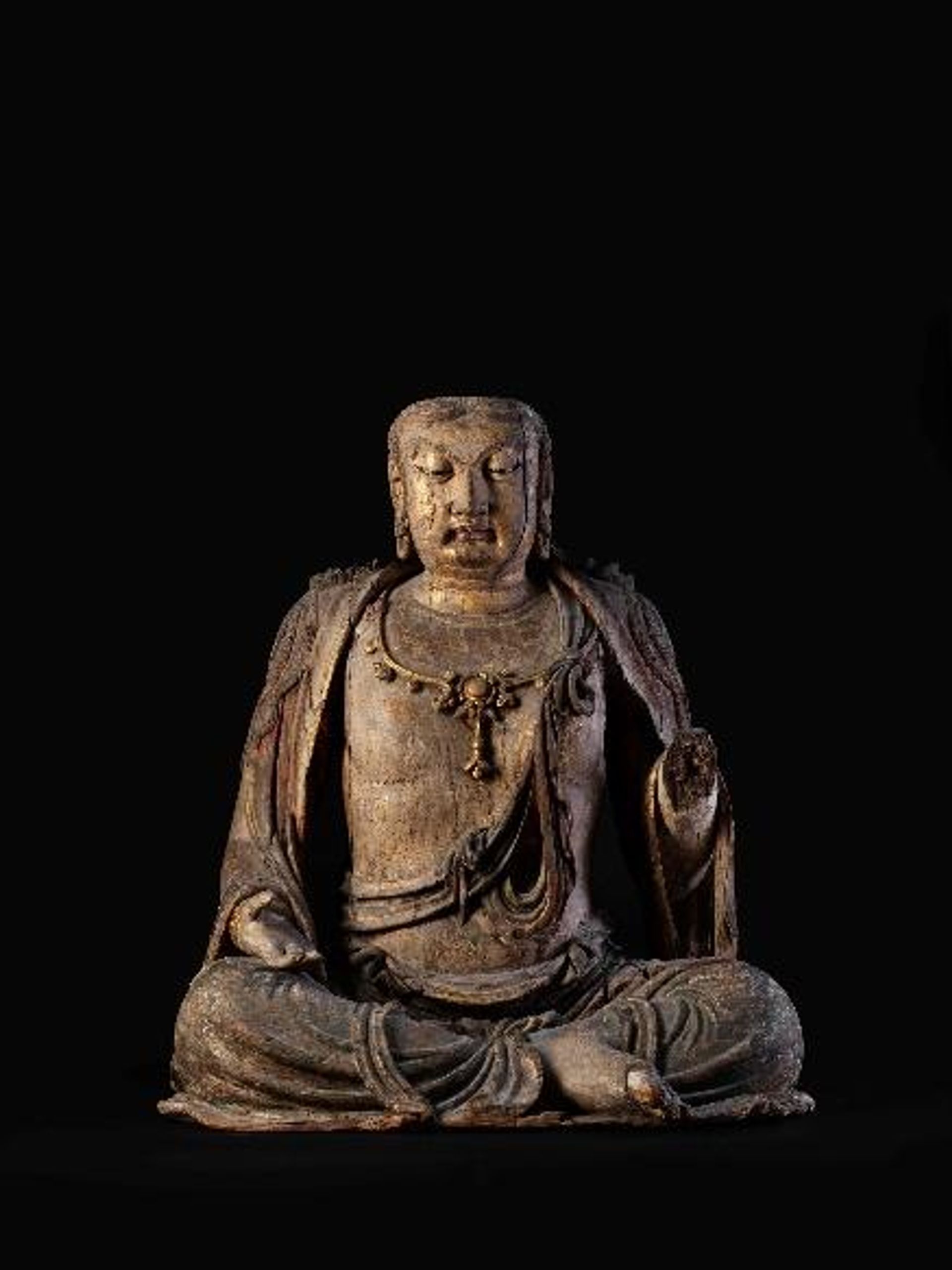 Bodhisattva en bois de la dynastie Jin (1115-1234 apr. J.-C.), vendu 3,3 millions d’euros. Courtesy Bonhams Cornette de Saint Cyr