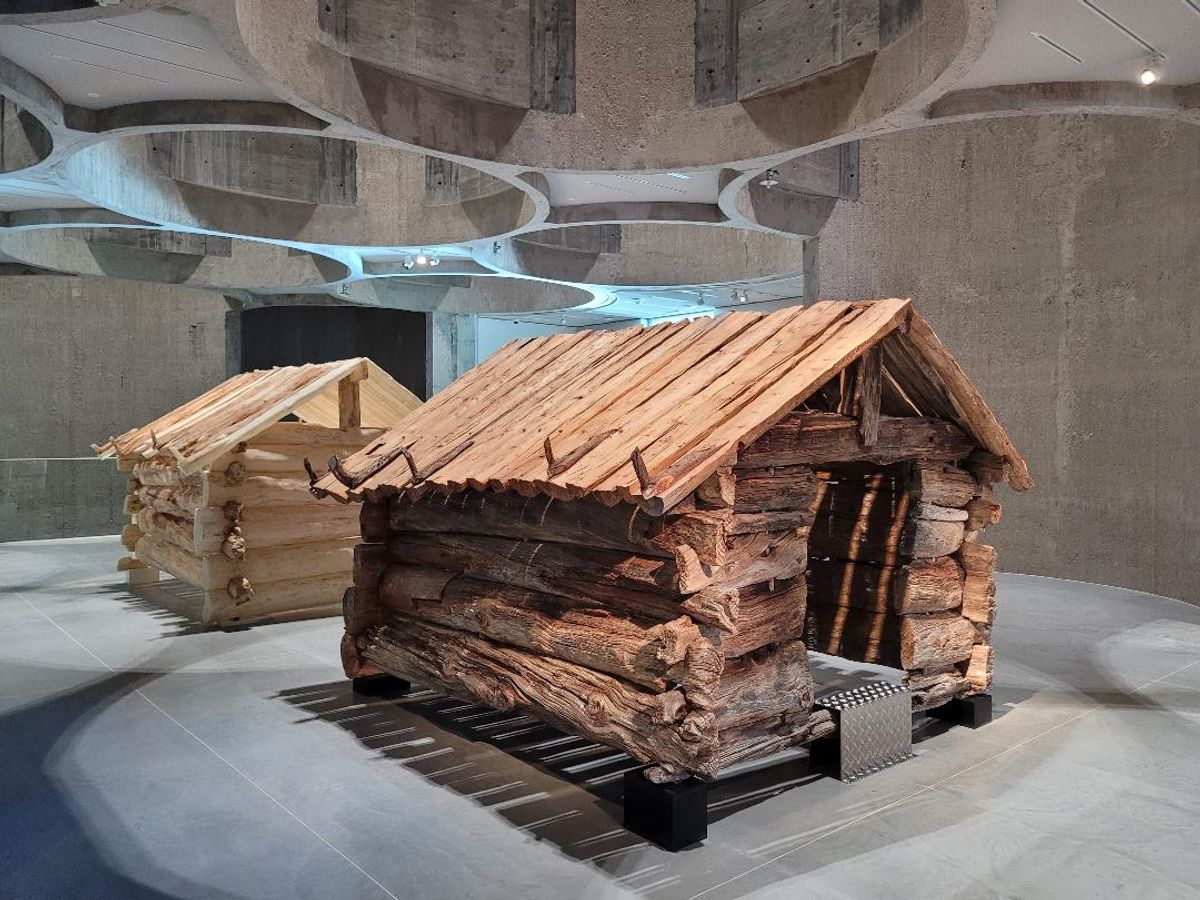 La cabane en rondins de Marianne Heske, exposé au Centre Pompidou en 1980. 

Photo A.C. 