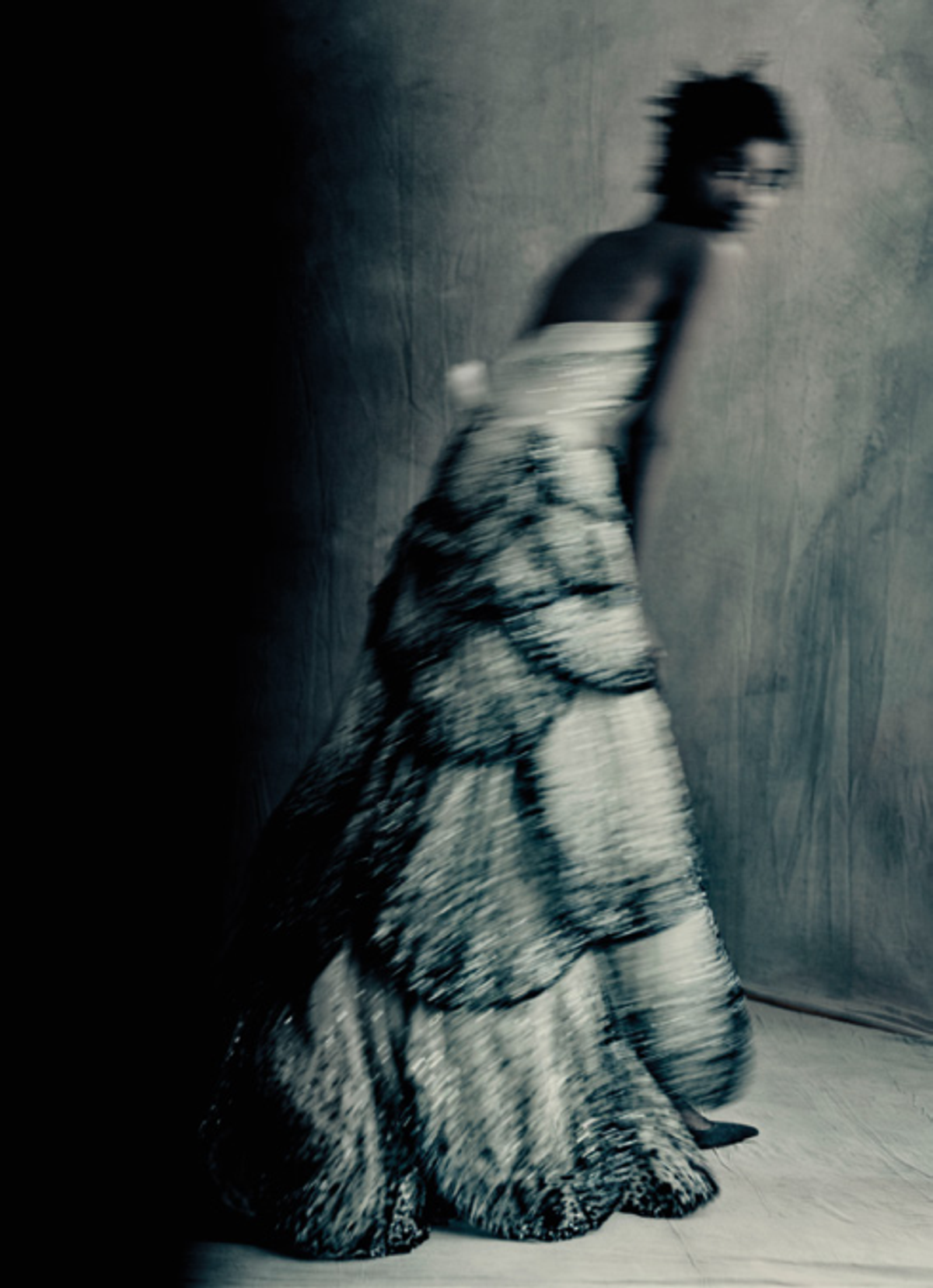 Paolo Roversi, Tami, Dior AH 1949, Paris, 2016, tirage pigmentaire sur papier baryté. © Paolo Roversi