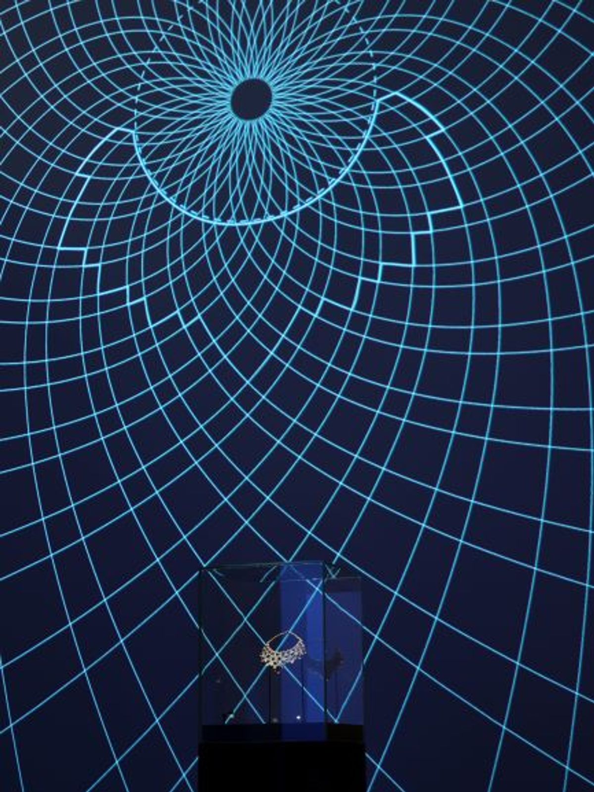 Vue de l’exposition « Cartier et les arts de l’islam » au MAD. © MAD, Paris/Christophe Dellière