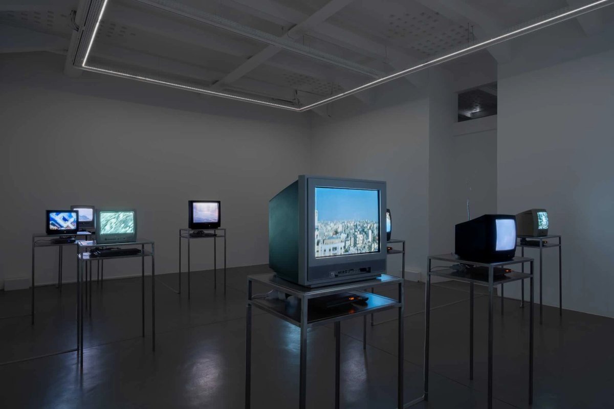 Vue de l’exposition « Lawrence Abu Hamdan : Overdub » chez mor charpentier. Courtesy of the Artist and mor charpentier. Photos Hafid Lhachmi