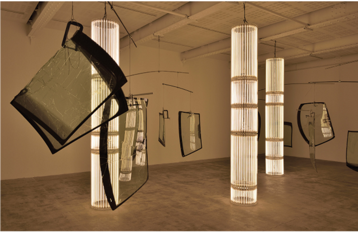 Vue de l’exposition « Cerith Wyn Evans. No realm of thought… », Marian Goodman Gallery, Paris, 2023. Courtesy de l’artiste et Marian Goodman Gallery. Photo Rebecca Fanuel