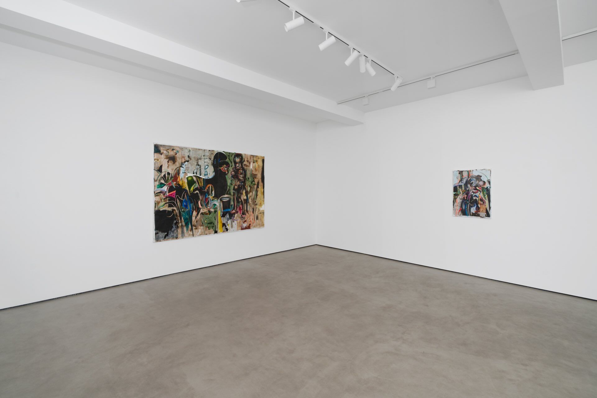 Vue de l’exposition « Leasho Johnson : I am a place as much as I am a flavour » chez Mariane Ibrahim Paris. Courtesy de l’artiste et Mariane Ibrahim. Photo Pauline Assathiany