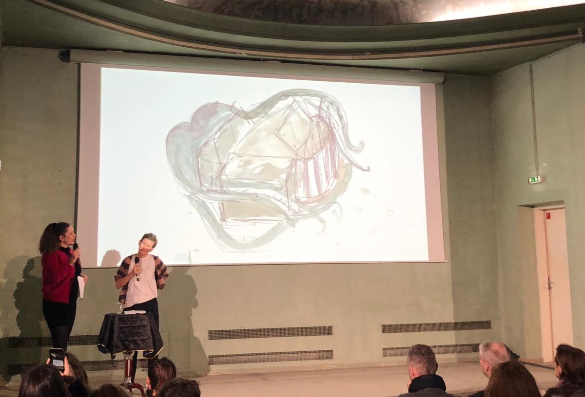 Martha Kirszenbaum et Laure Prouvost lors de la présentation du pavillon français de la Biennale de Venise 2019. Photo : Philippe Régnier