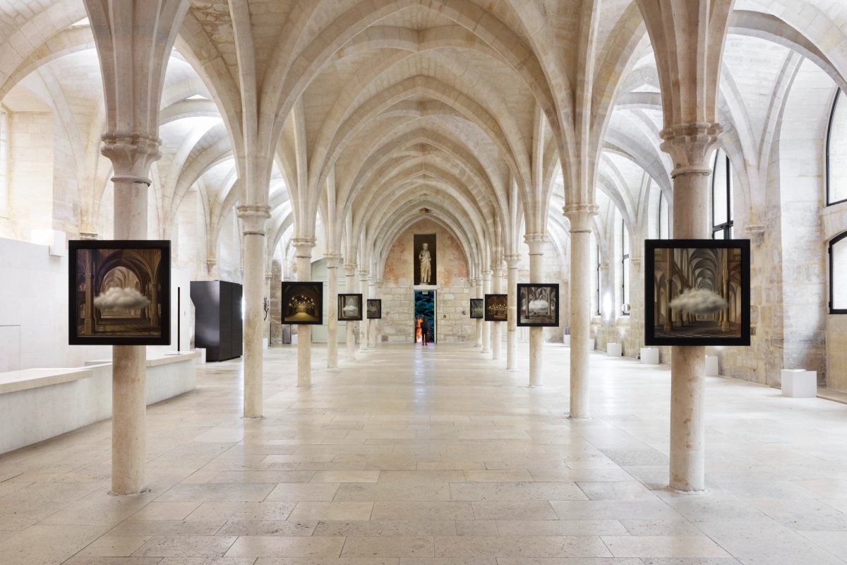Vue de l'exposition « Anima » de Laurent Grasso au Collège des Bernardins, à Paris, 2022. Photo Tanguy Beurdeley © Laurent Grasso - ADAGP, Paris 2022, courtesy Perrotin