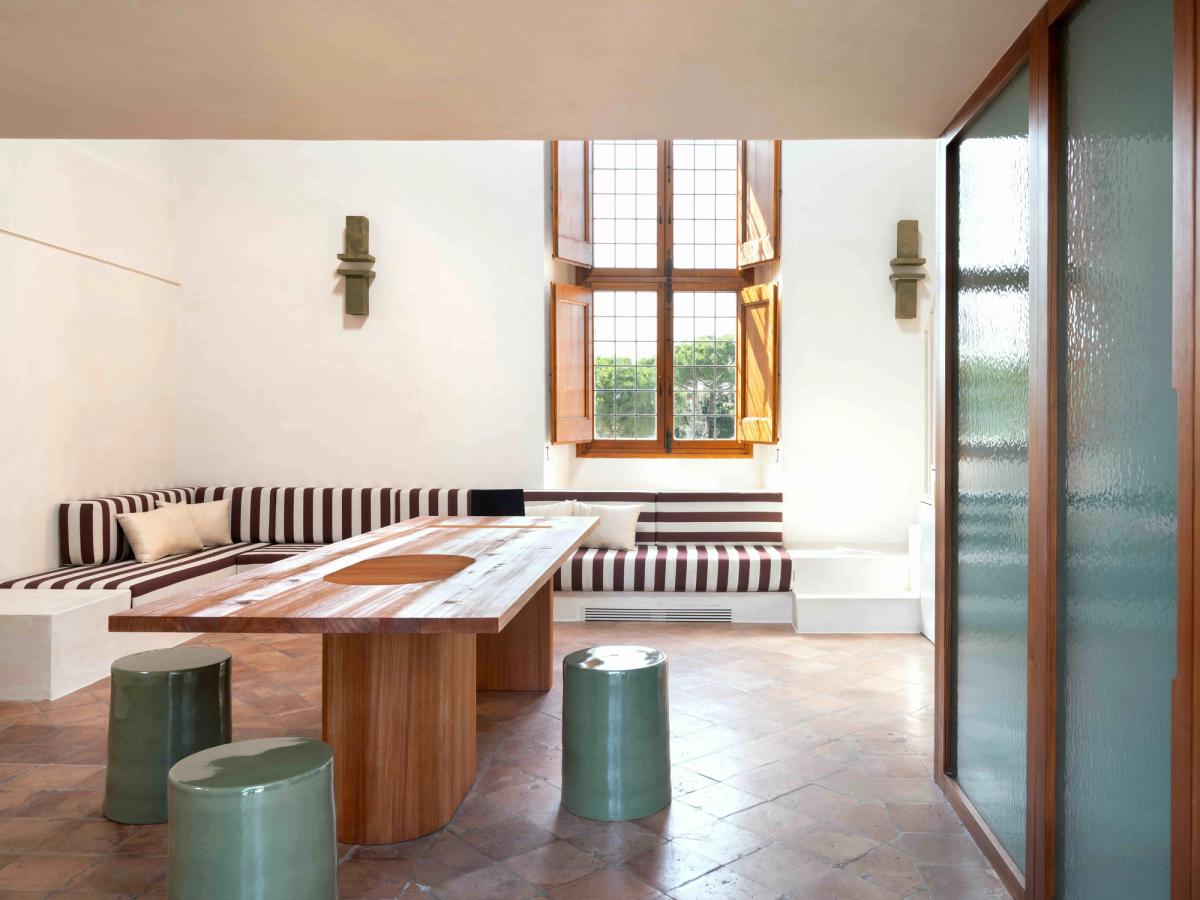 Le projet Isola par Sabourin Costes (Zoé Costes et Paola Sabourin) avec Estampille 52 (Fantin Mayer-Peraldi et Paul Mazet). © Daniele Molajoli