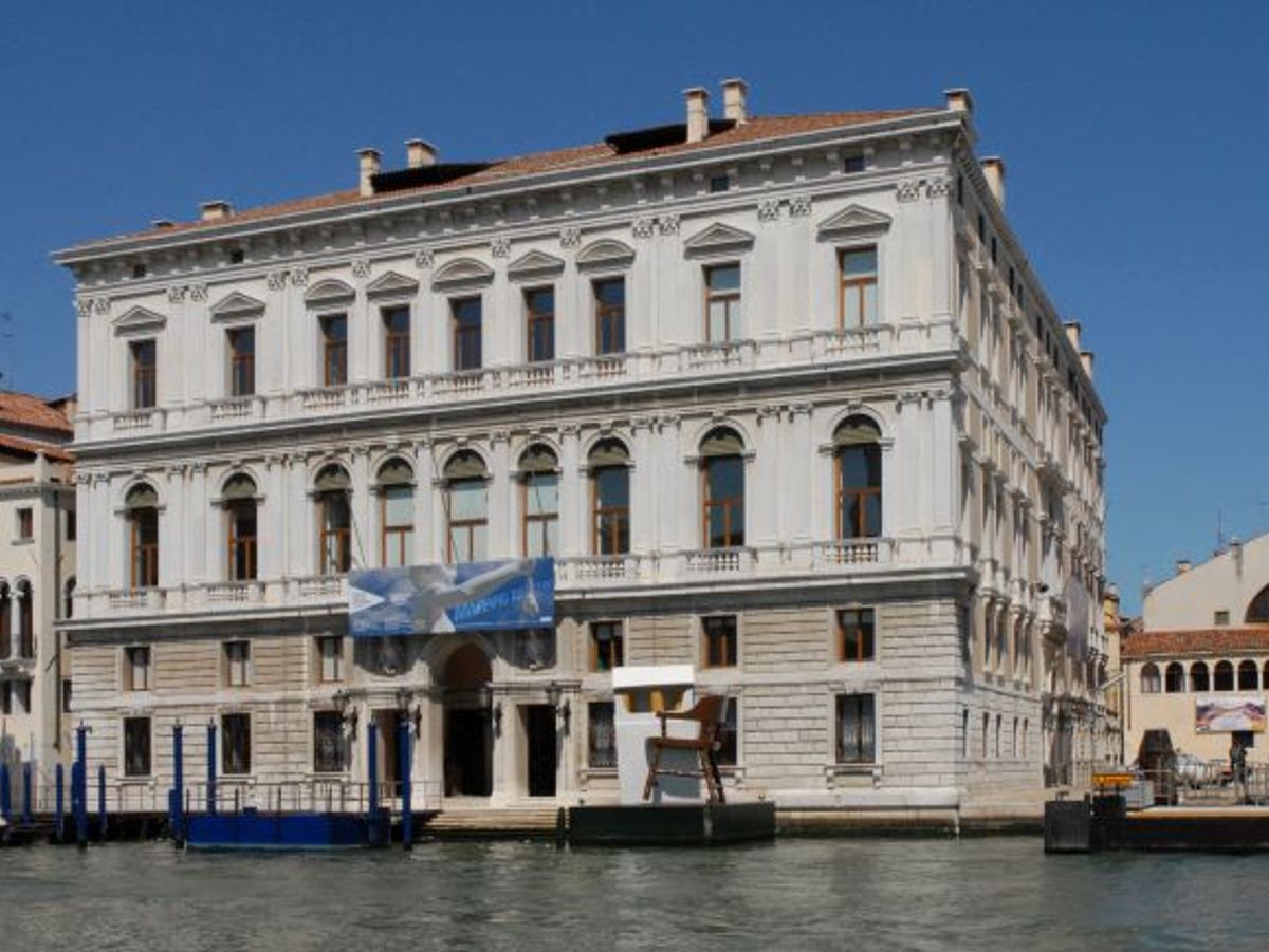 Palazzo Grassi. Courtesy Jean-Pierre Dalbéra