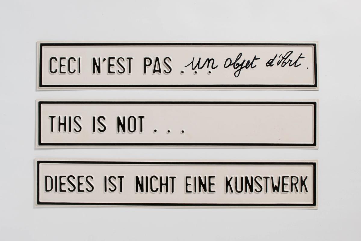 Marcel Broodthaers, Ceci n'est pas un objet d'art, This is not..., Dieses ist nicht eine Kunstwerk, 1972. Courtesy de la Konrad Fischer Galerie